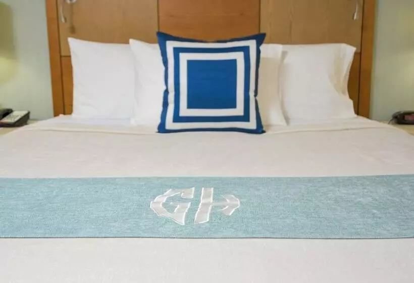 اتاق استاندارد با تخت بزرگ برای معلولان, Gateway Hotel Santa Monica