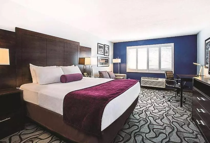 اتاق اجرایی با تخت بزرگ, La Quinta By Wyndham San Jose Airport