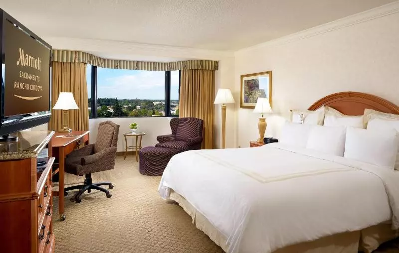 اتاق استاندارد با تخت بزرگ, Sacramento Marriott Rancho Cordova