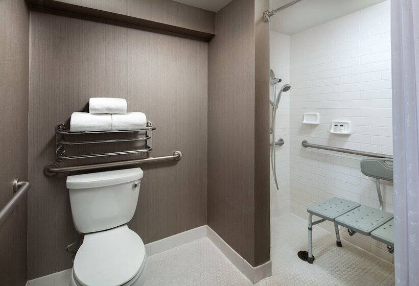 Номер Стандарт, Sheraton Fairplex Suites & Conference Center