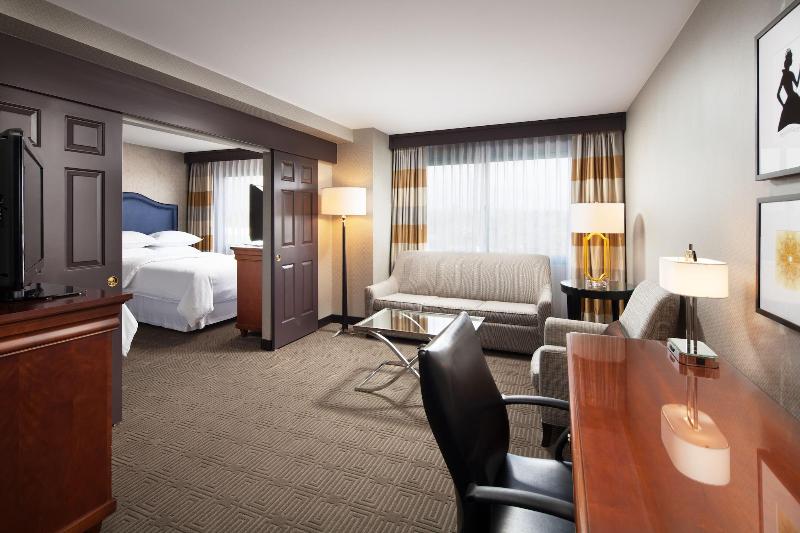标准间, Sheraton Fairplex Suites & Conference Center