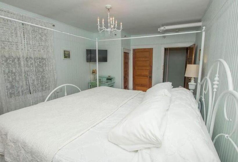 غرفة ديلوكس سرير كينج, Terrace Inn And 1911 Restaurant