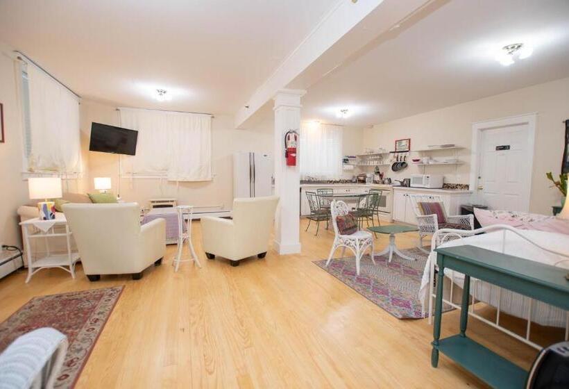 إستوديو قياسى سرير كينج, Terrace Inn And 1911 Restaurant