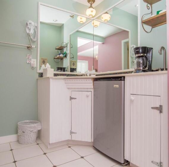 מיטת קינג בסוויטה, Terrace Inn And 1911 Restaurant