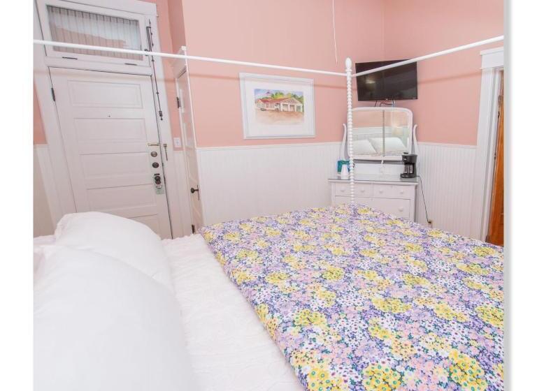 غرفة قياسية سرير كينج, Terrace Inn And 1911 Restaurant