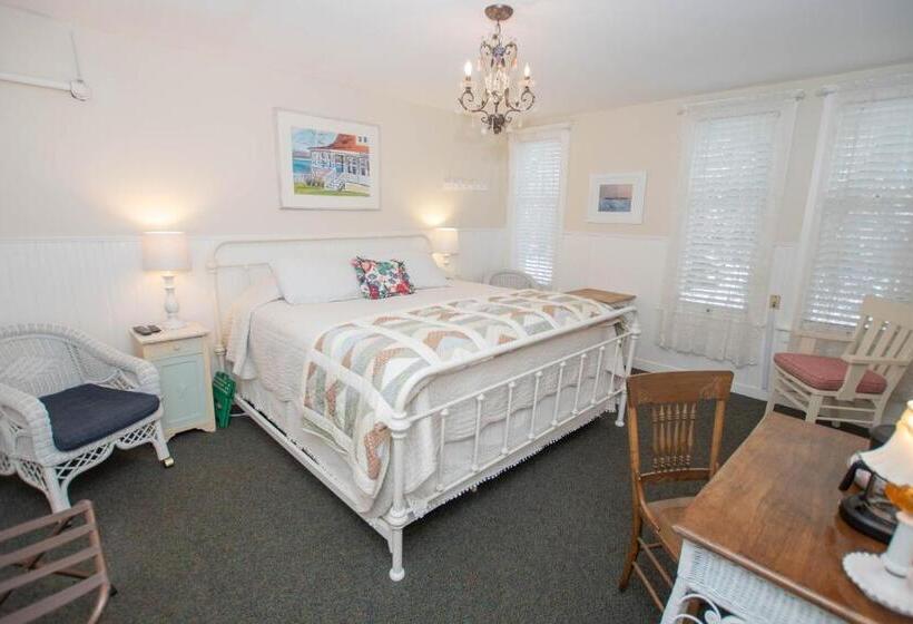 חדר סטנדרט עם מיטת קינג, Terrace Inn And 1911 Restaurant