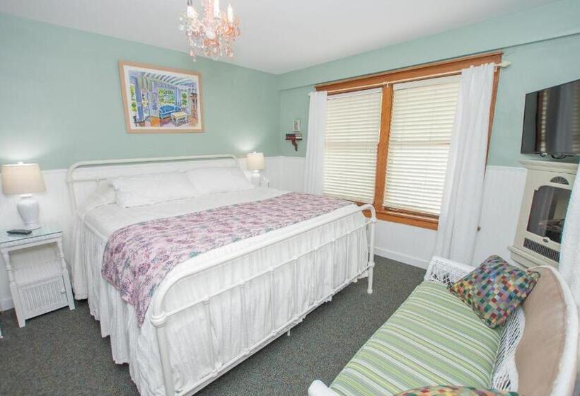 غرفة سوبيريور سرير كينج, Terrace Inn And 1911 Restaurant