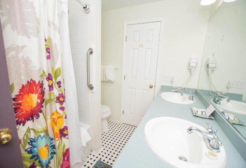 إستوديو قياسى سرير كينج, Terrace Inn And 1911 Restaurant