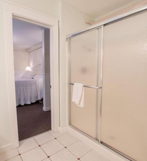 جناح سرير كينج, Terrace Inn And 1911 Restaurant