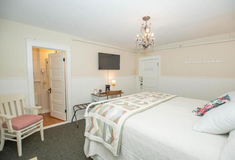 غرفة قياسية سرير كينج, Terrace Inn And 1911 Restaurant