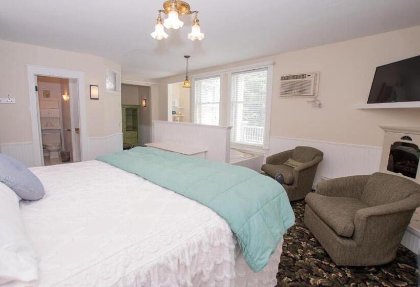 חדר סטנדרט עם מיטת קינג, Terrace Inn And 1911 Restaurant