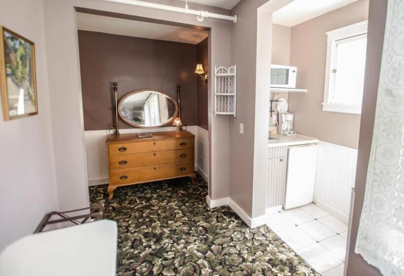 غرفة قياسية سرير كينج, Terrace Inn And 1911 Restaurant