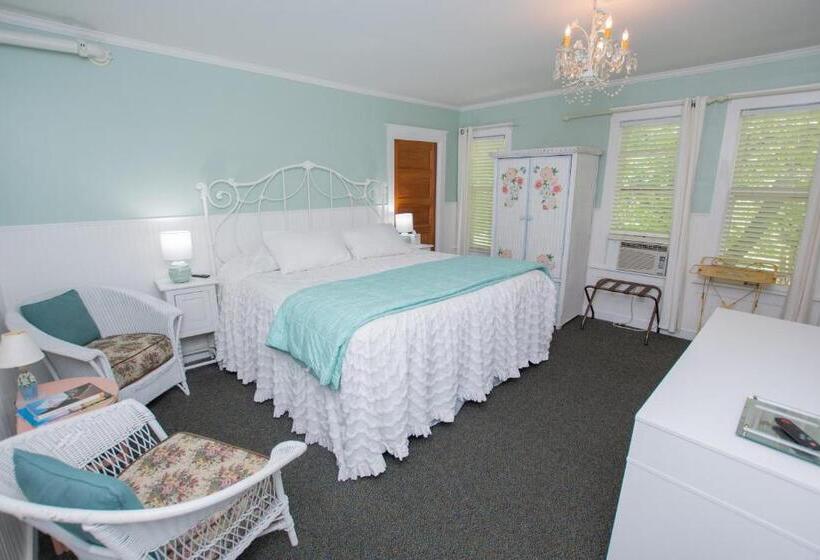 חדר דחוקס עם מיטת קינג, Terrace Inn And 1911 Restaurant