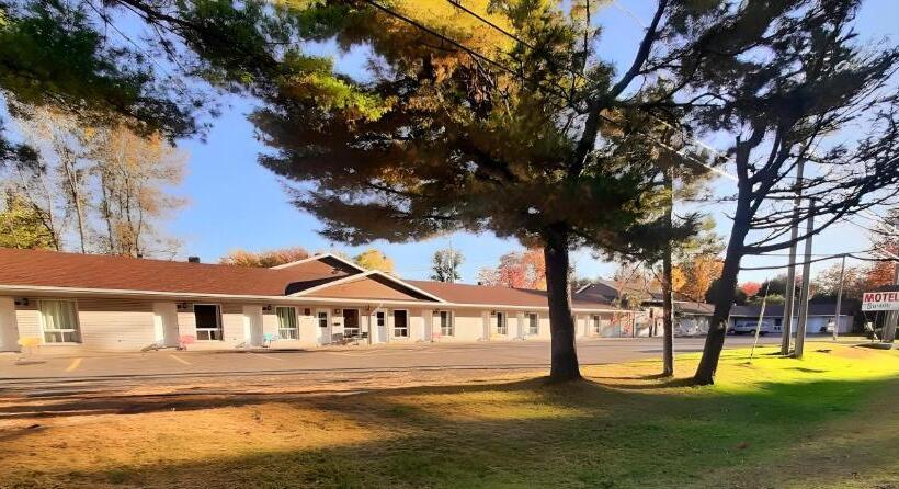 Номер Стандарт 2 Двуспальные Кровати, Motel Bonsoir