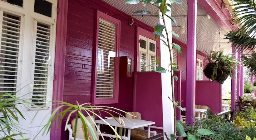 استودیوی استاندارد, Angler Apartments