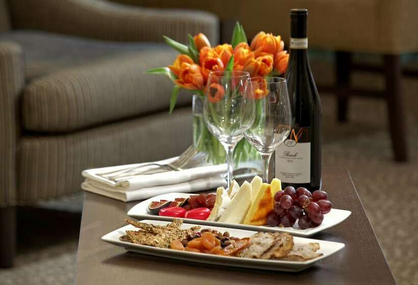 이그제큐티브 스위트, Cambridge Suites Toronto