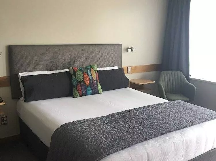 スタンダードスタジオ, Dunedin Motel And Villas