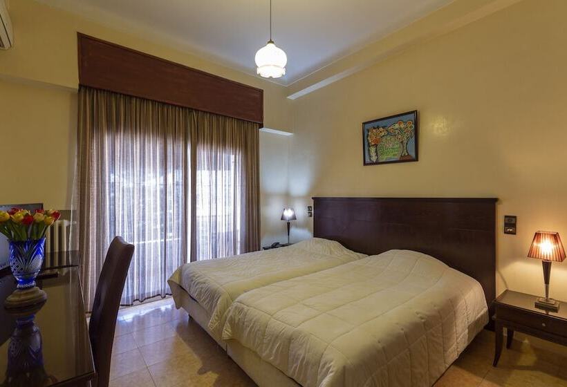 标准三人间, Belle Rive