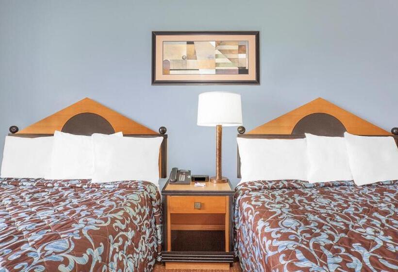 غرفه قياسيه سريرين مزدوجين, Belmont Inn