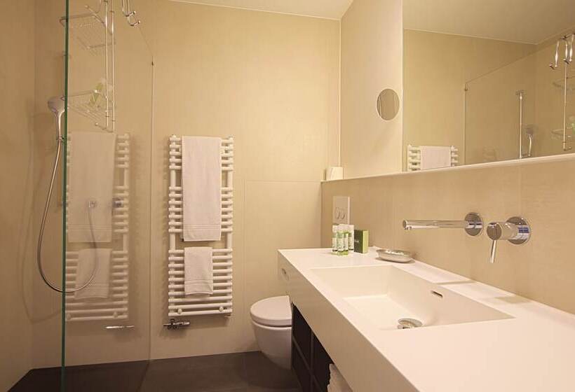 标准三人间, Boutique Hotel Bellevue