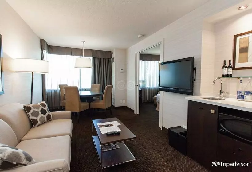 Deluxe-sviitti, Cambridge Suites Toronto