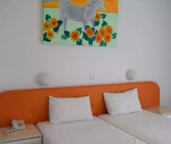 اتاق لوکس با چشم‌انداز دریا, Corfu