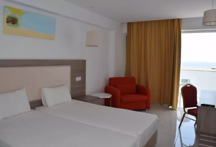 اتاق لوکس با چشم‌انداز دریا, Corfu