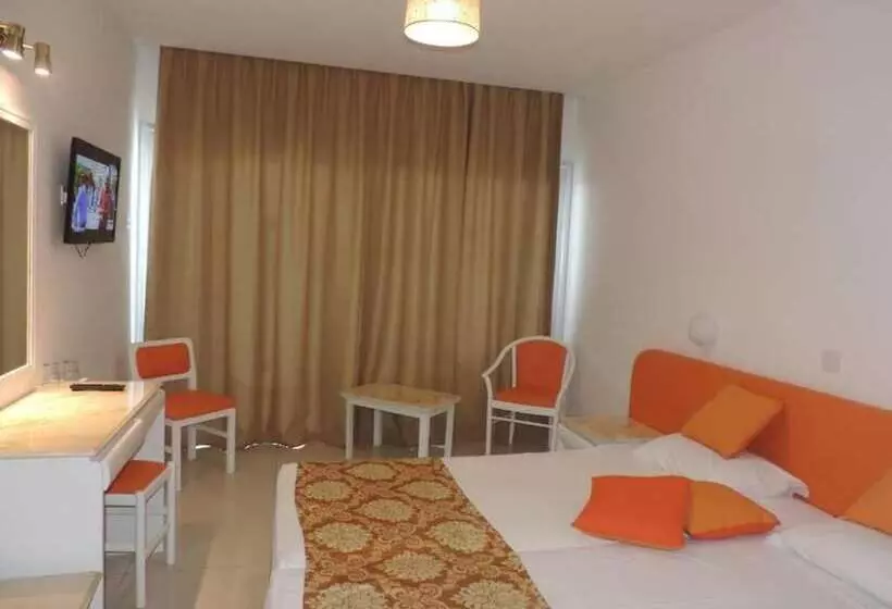 اتاق اساندارد با چشم‌انداز جانبی به دریا, Corfu
