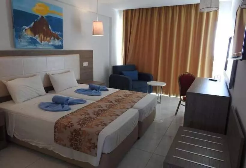 اتاق اساندارد با چشم‌انداز جانبی به دریا, Corfu