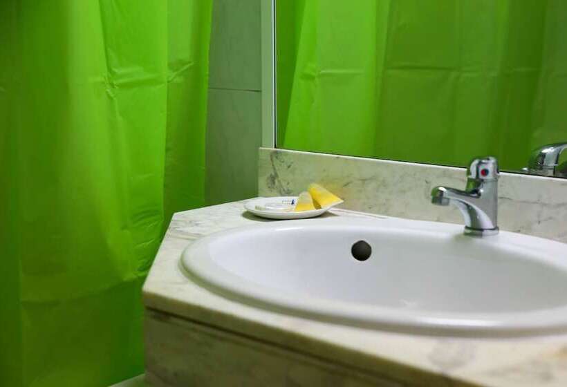 غرفة قياسية إطلالة جانبية علي البحر, Papouis Protaras