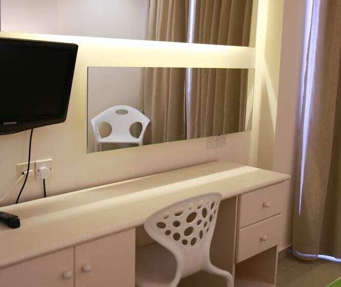 غرفة قياسية رباعية, Papouis Protaras