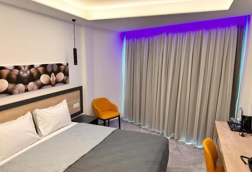 غرفة قياسية داخلية, Papouis Protaras