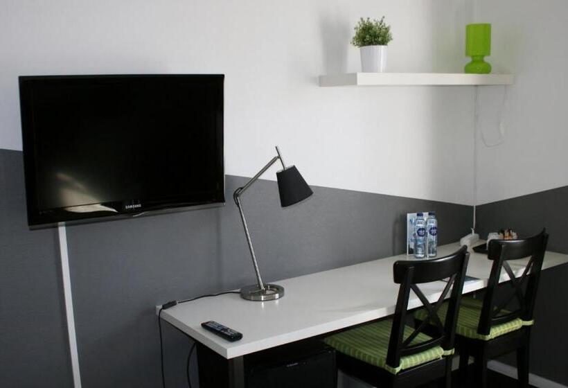 غرفة قياسية, Taastrup Park