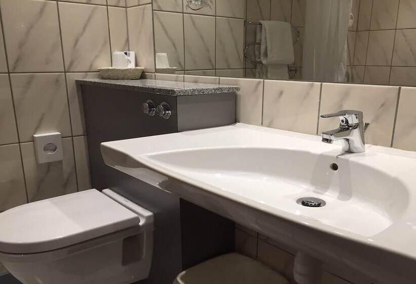 غرفة قياسية, Taastrup Park