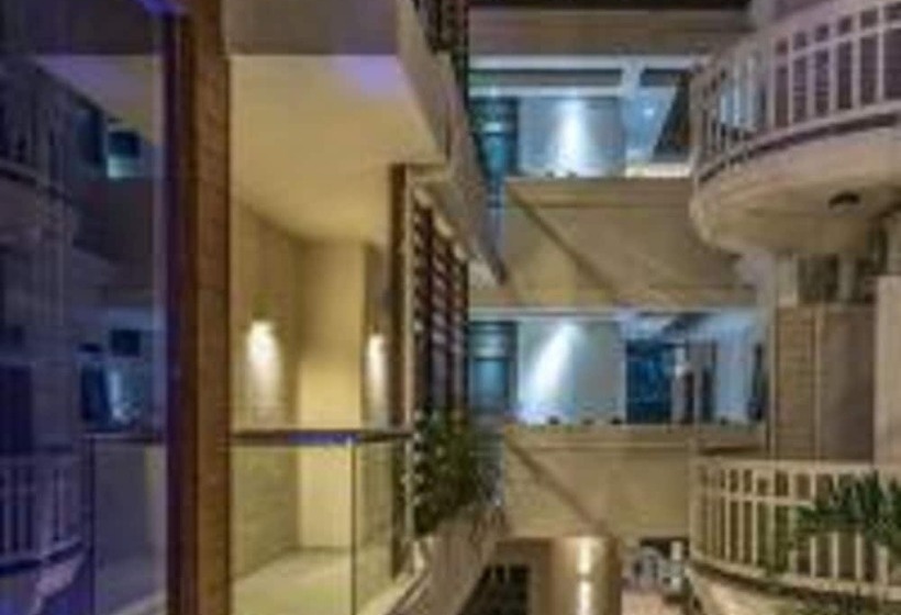 اتاق لوکس با تخت بزرگ, Pereybere Hotel & Spa