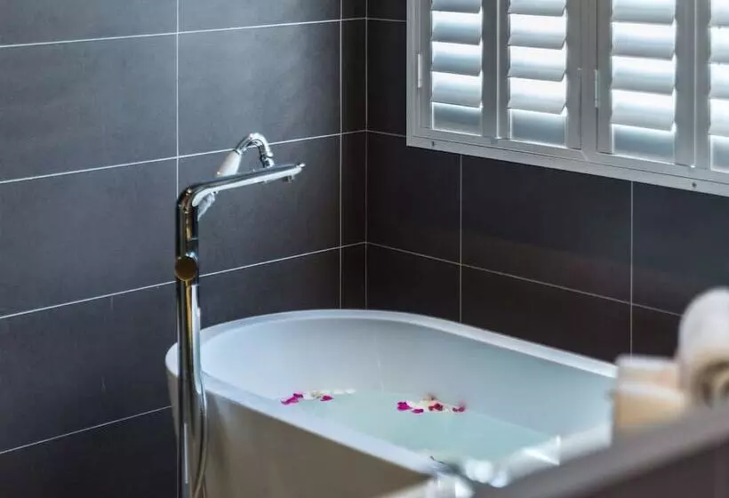 سوئیت پریمیوم, Pereybere Hotel & Spa