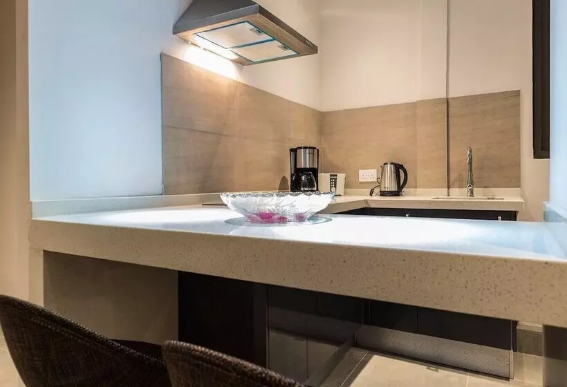 سوییت اجرایی, Pereybere Hotel & Spa