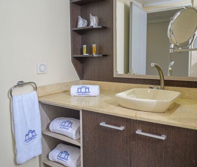 استودیوی استاندارد, Canella Beach