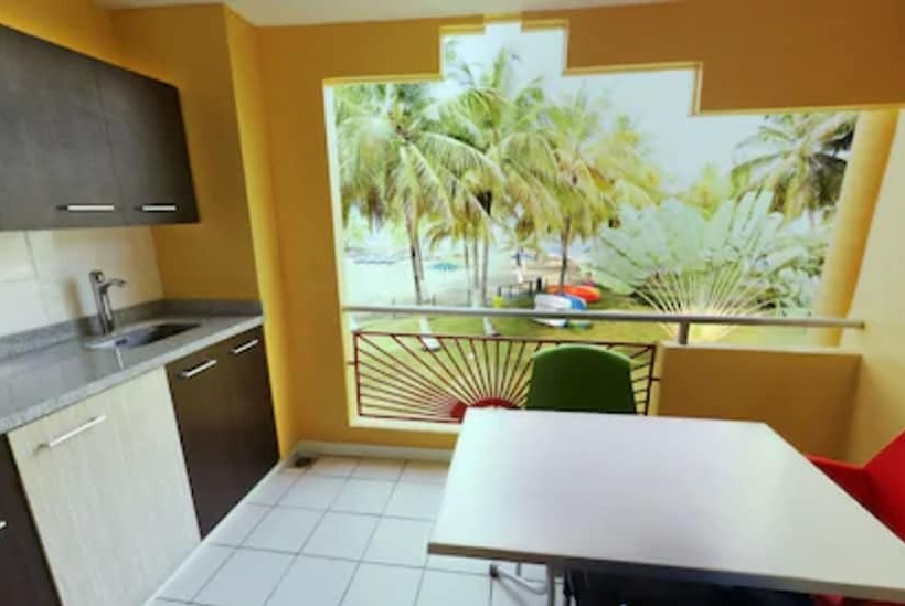 سوییت جونیور, Canella Beach