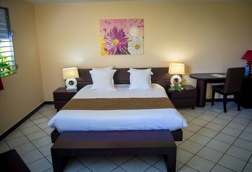 سوییت جونیور, Canella Beach