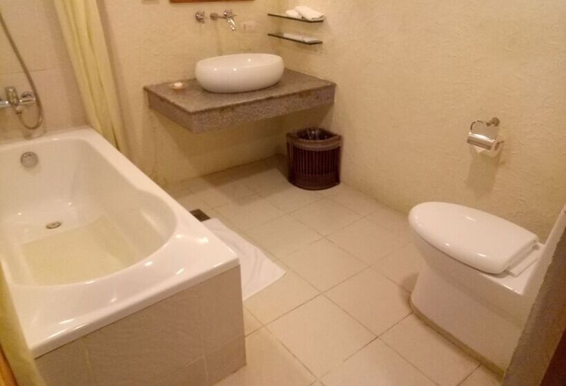 اتاق لوکس, Bluewater Maribago Beach Resort