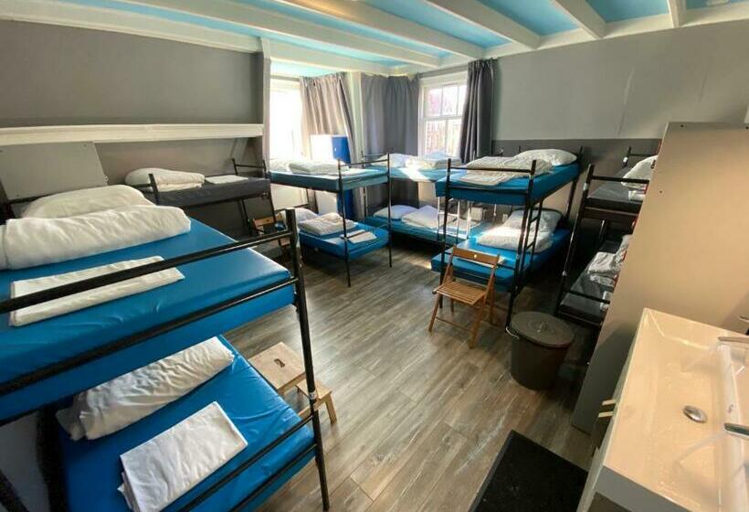 Vuode Makuusalissa, Hostel Cosmos Amsterdam