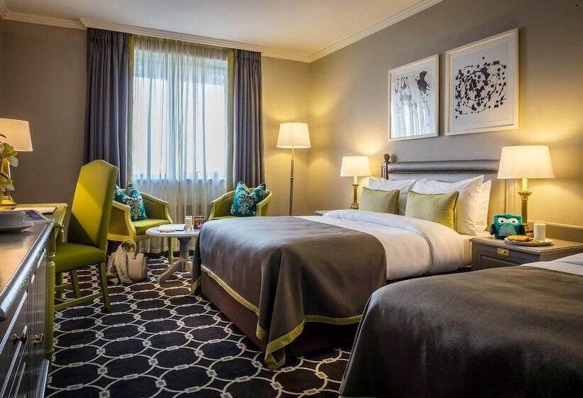 חדר משפחתי, Castletroy Park