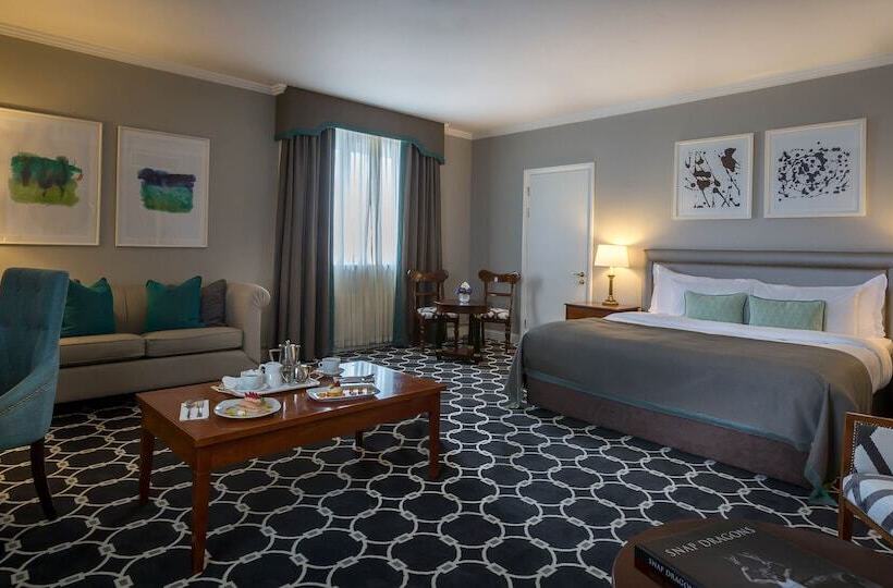 סוויטת ג'וניור, Castletroy Park