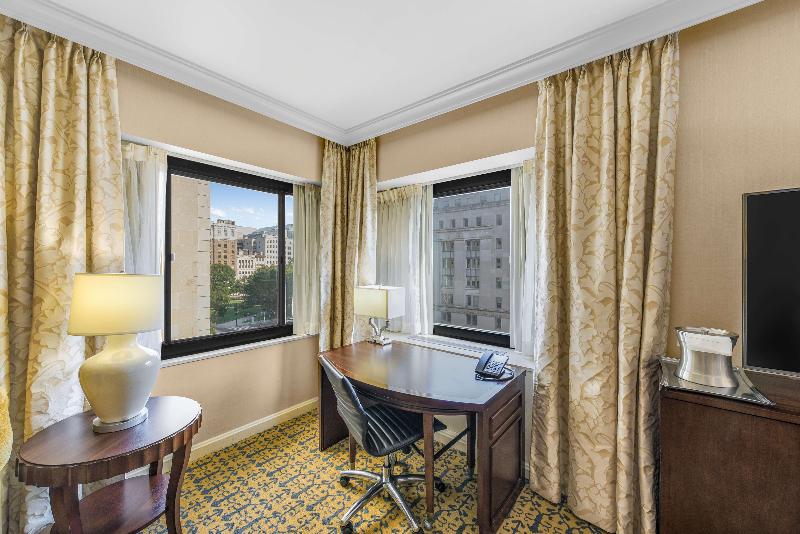 סוויטה נשיאותית, Castletroy Park