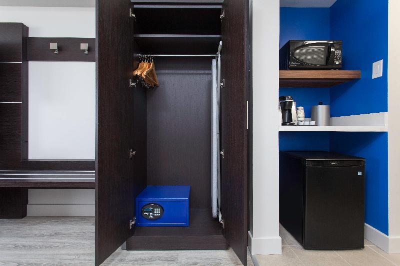 סוויטה, Castletroy Park