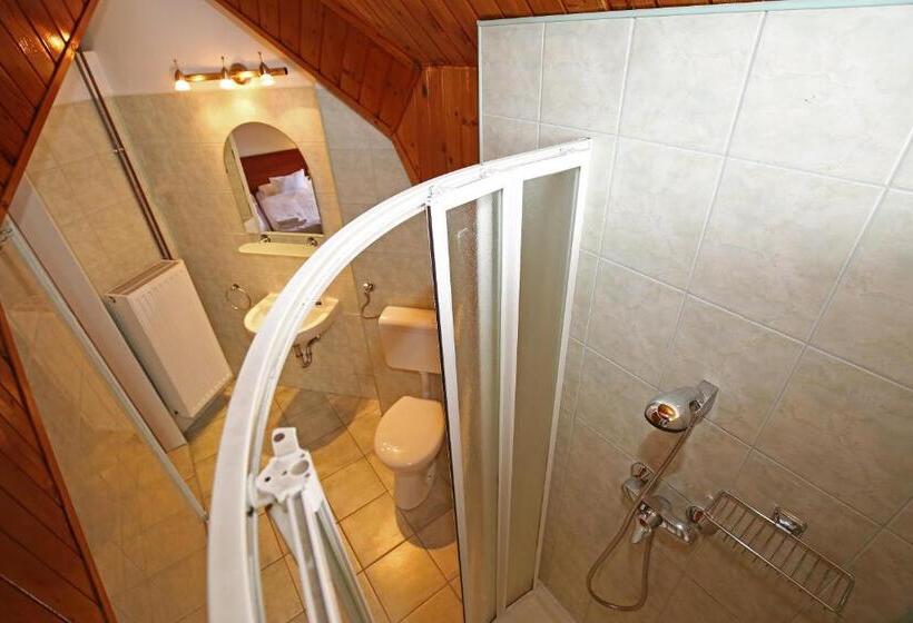 Трехместный Номер Базовый, Főnix