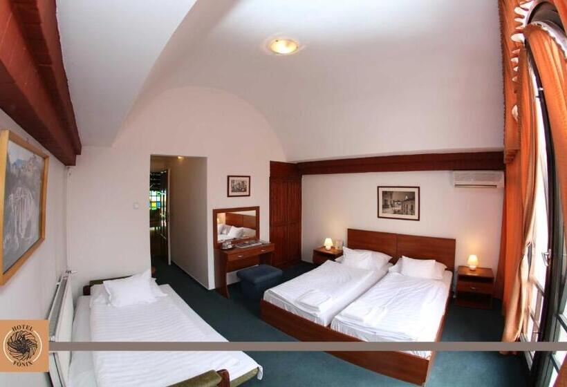 Трехместный Номер Стандарт с Балконом, Főnix