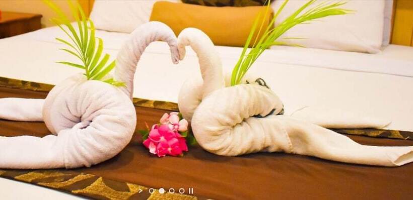 חדר משפחתי, Grand Eastern