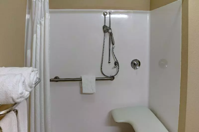 Quarto Estandar, Grand Eastern